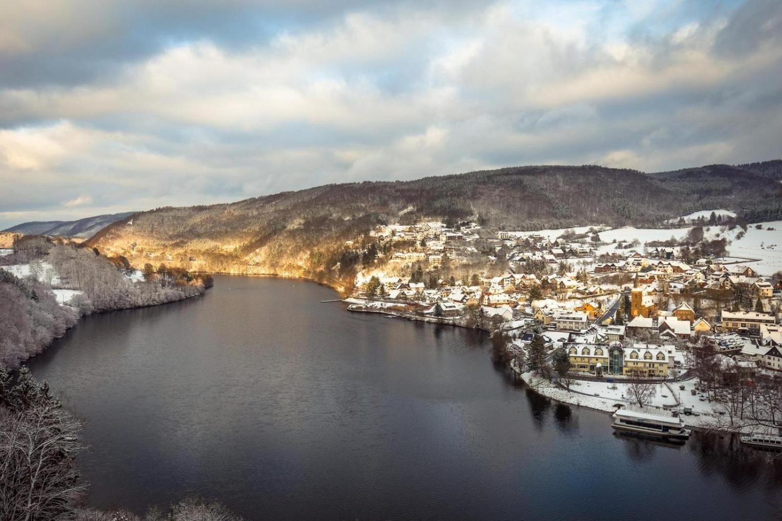 Garni Hotel Im Fachwerkhof Зиммерат Экстерьер фото